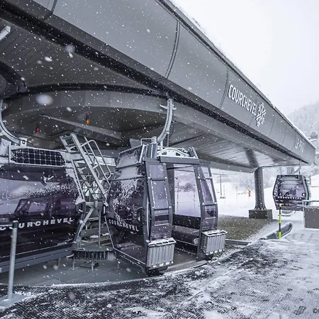 Confortable A 1850 Avec Balcon Et Parking - Fr-1-575-208 *